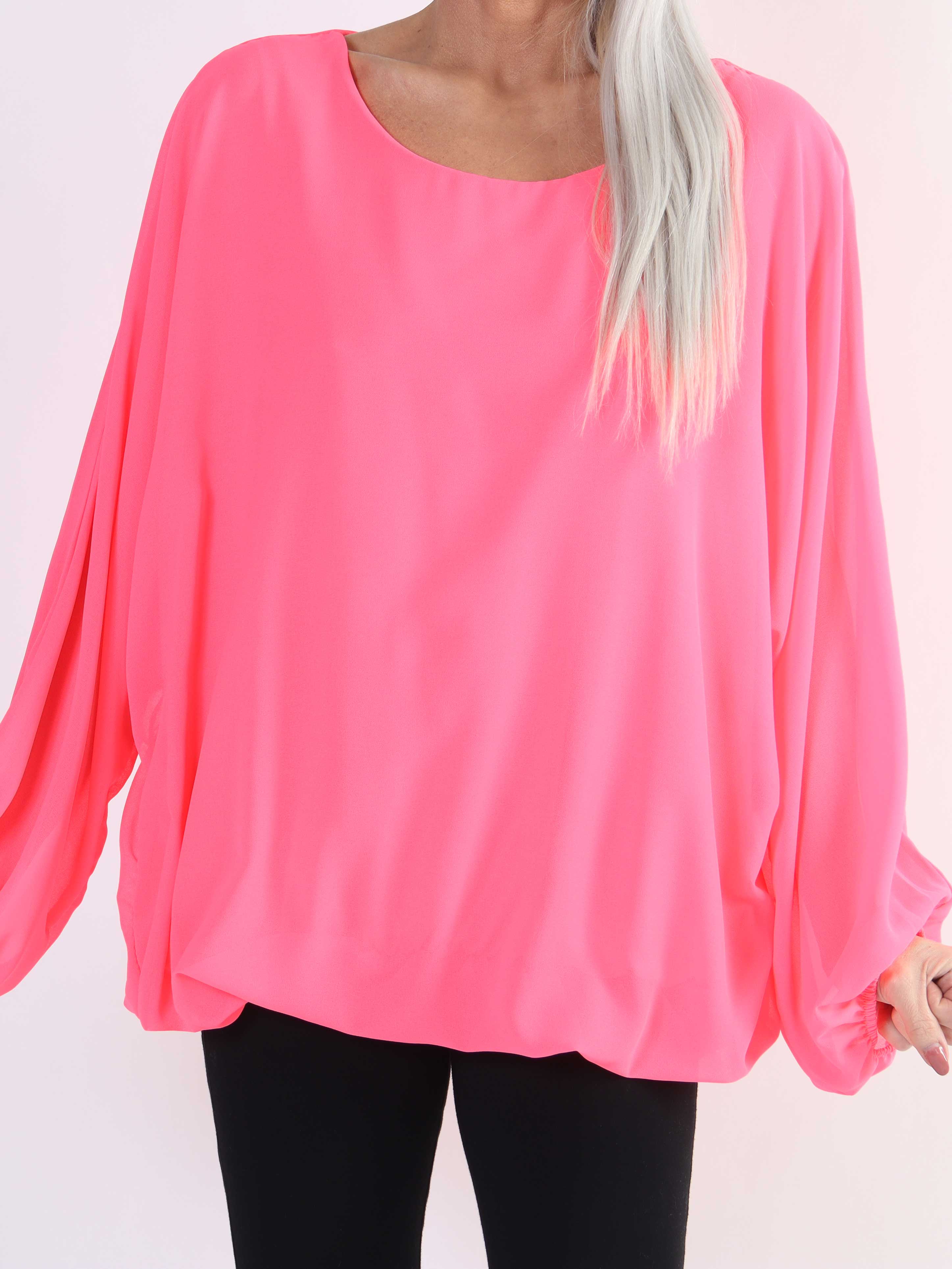 Destiny Plain - Plus size bluse i chiffon med flagermusærmer